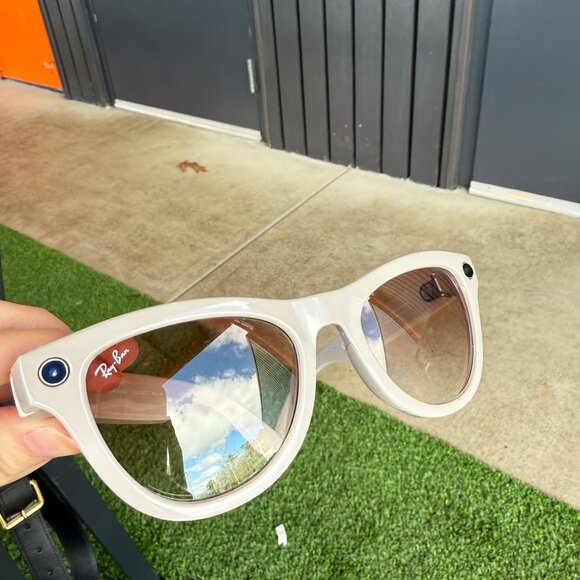 Ray-Ban Meta Skyler Glasses - Shiny Gray Frames, Pink Lenses Sunglasses - Picture 5 of 7